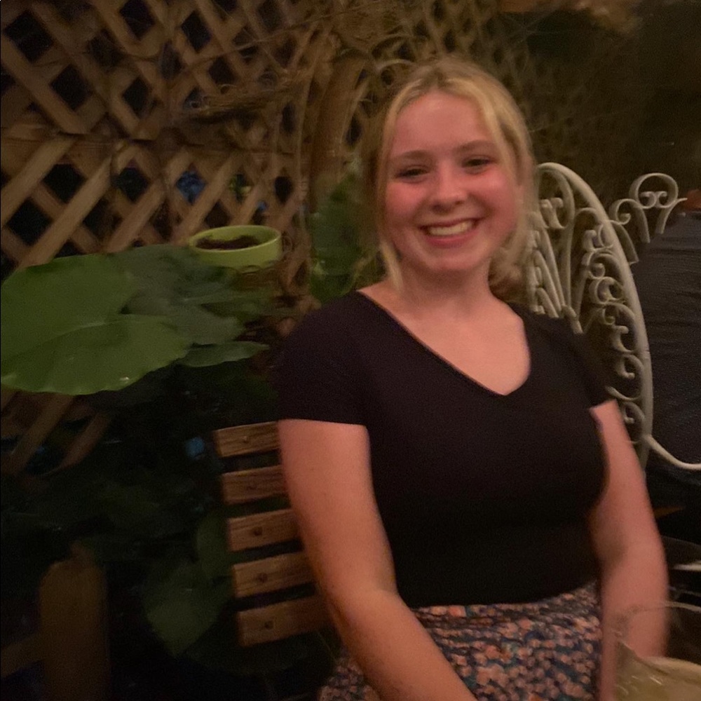 Meet your Posher, Kayla